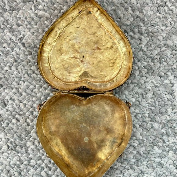 Antique Tibetan Ghau, Gau, box encrusted with glass beads depicting goddess Tara - Picture 5 of 11